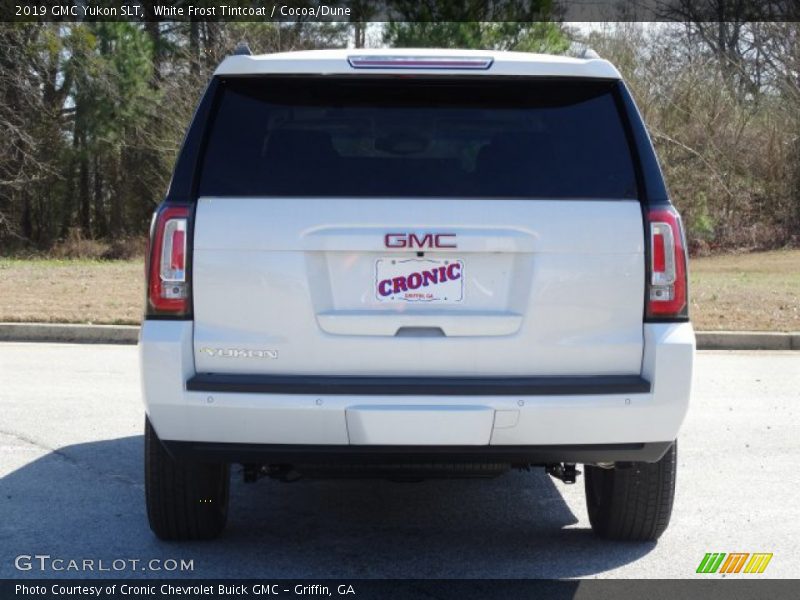 White Frost Tintcoat / Cocoa/Dune 2019 GMC Yukon SLT