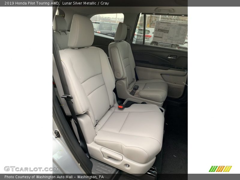 Lunar Silver Metallic / Gray 2019 Honda Pilot Touring AWD