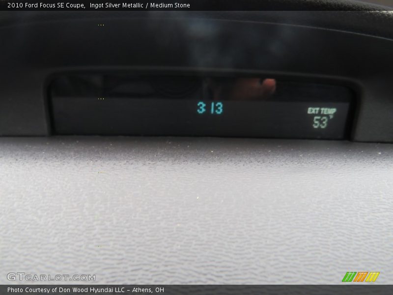 Ingot Silver Metallic / Medium Stone 2010 Ford Focus SE Coupe