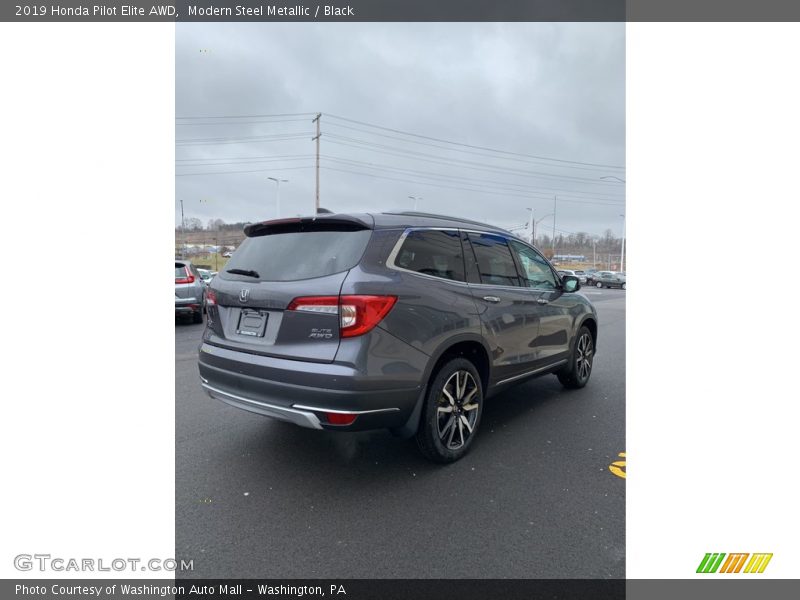 Modern Steel Metallic / Black 2019 Honda Pilot Elite AWD