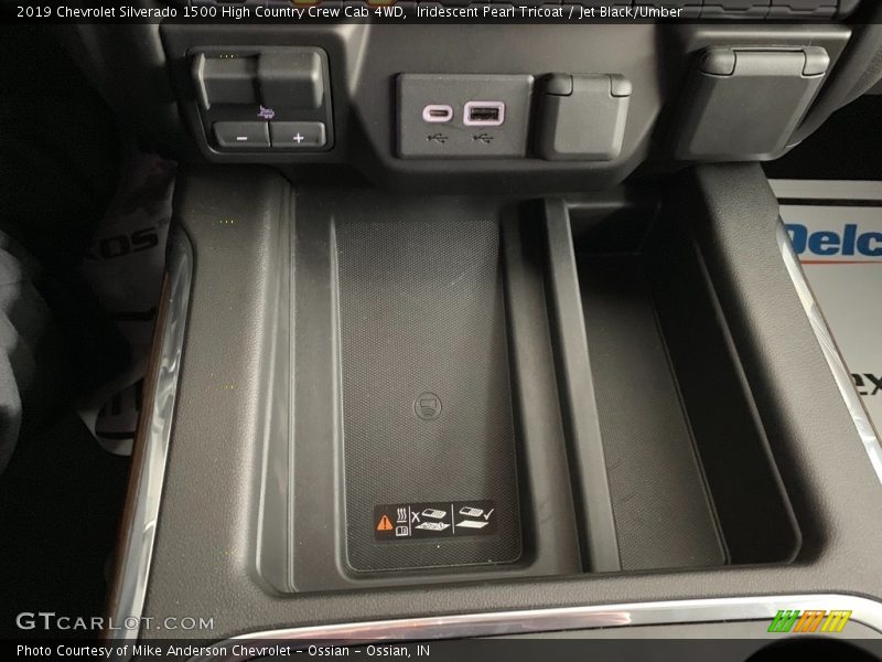 Iridescent Pearl Tricoat / Jet Black/Umber 2019 Chevrolet Silverado 1500 High Country Crew Cab 4WD
