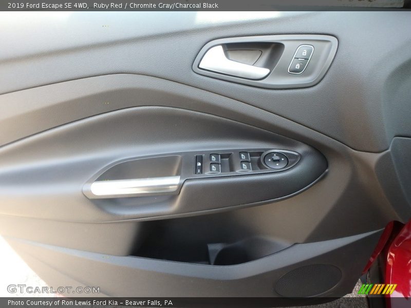 Ruby Red / Chromite Gray/Charcoal Black 2019 Ford Escape SE 4WD