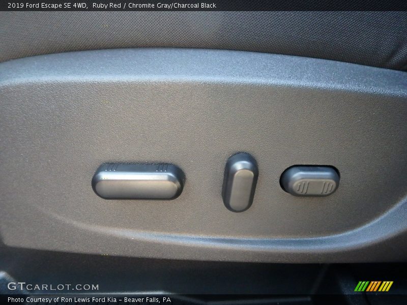 Ruby Red / Chromite Gray/Charcoal Black 2019 Ford Escape SE 4WD