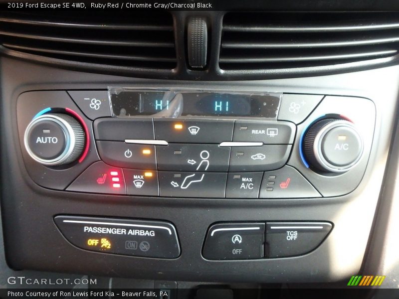 Ruby Red / Chromite Gray/Charcoal Black 2019 Ford Escape SE 4WD