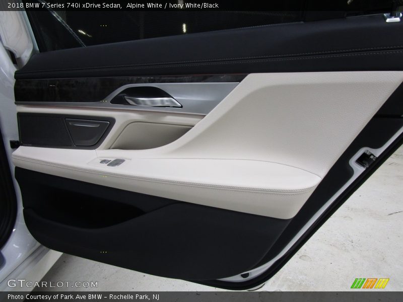 Alpine White / Ivory White/Black 2018 BMW 7 Series 740i xDrive Sedan