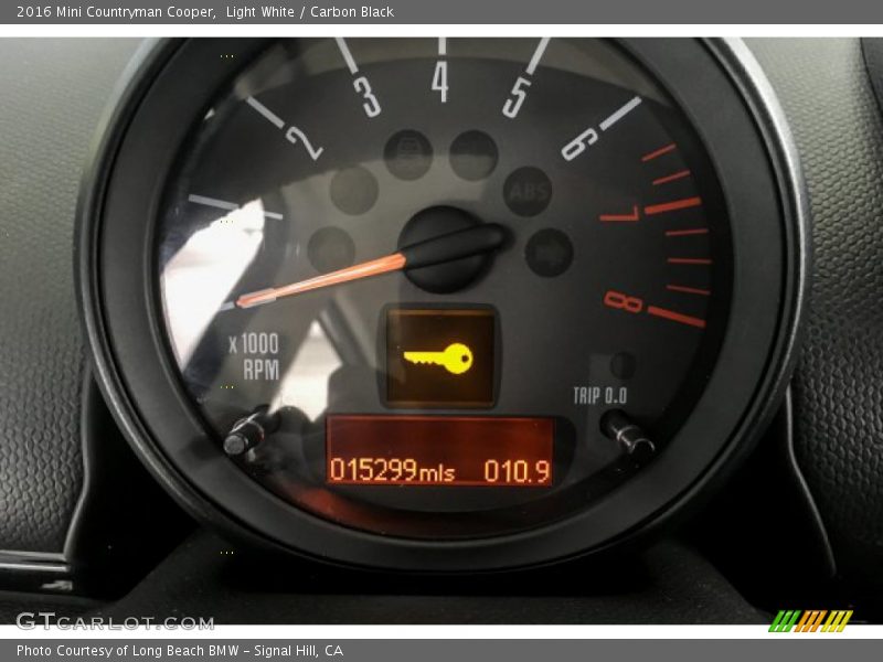 Light White / Carbon Black 2016 Mini Countryman Cooper