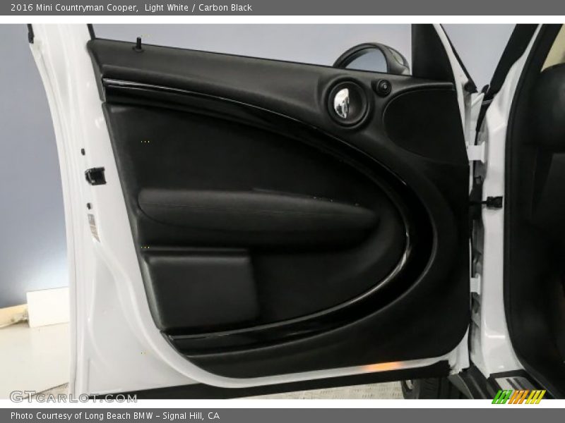 Light White / Carbon Black 2016 Mini Countryman Cooper