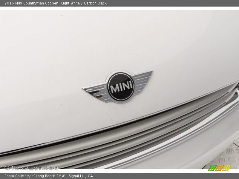 Light White / Carbon Black 2016 Mini Countryman Cooper