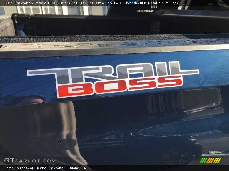  2019 Silverado 1500 Custom Z71 Trail Boss Crew Cab 4WD Logo