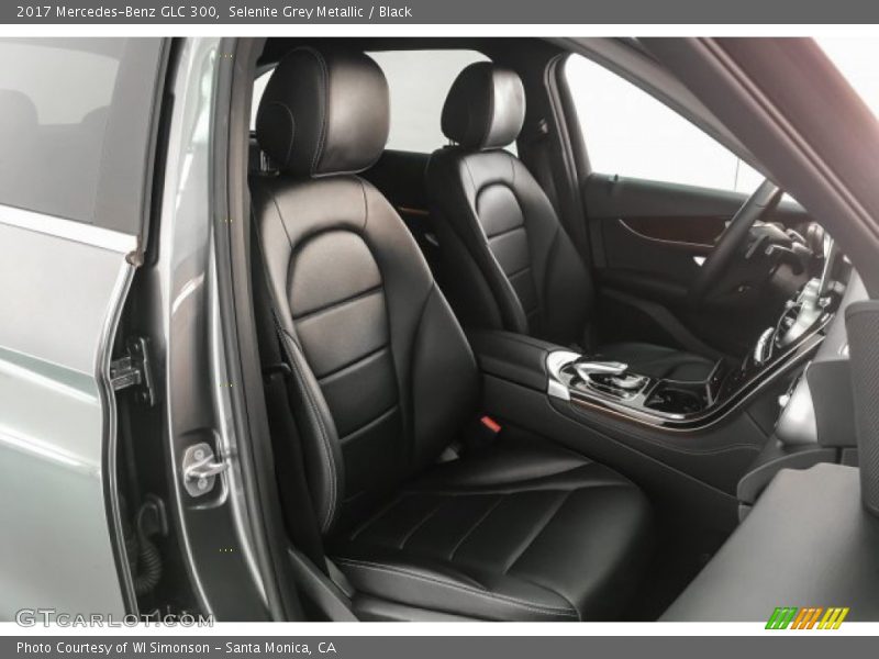 Selenite Grey Metallic / Black 2017 Mercedes-Benz GLC 300