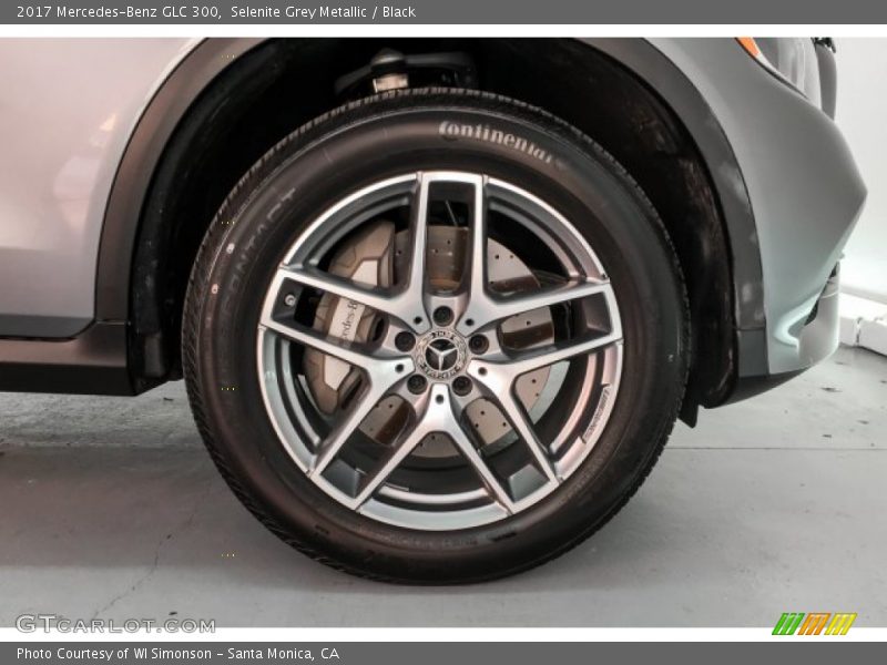 Selenite Grey Metallic / Black 2017 Mercedes-Benz GLC 300