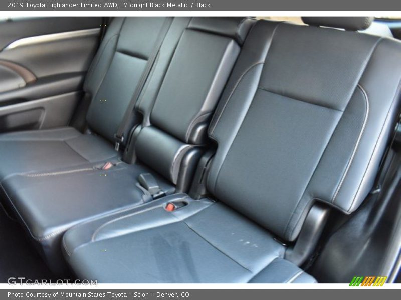 Midnight Black Metallic / Black 2019 Toyota Highlander Limited AWD