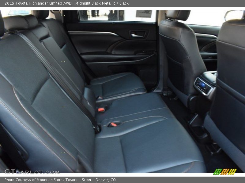 Midnight Black Metallic / Black 2019 Toyota Highlander Limited AWD