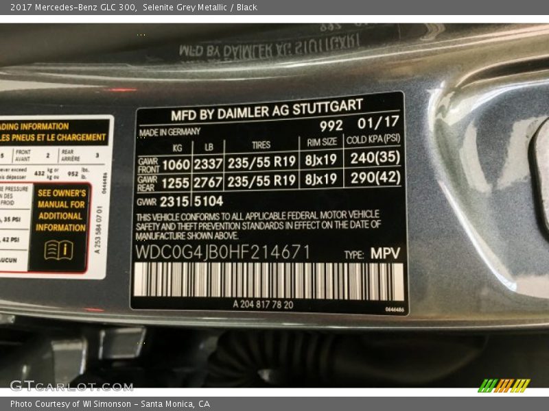 Selenite Grey Metallic / Black 2017 Mercedes-Benz GLC 300