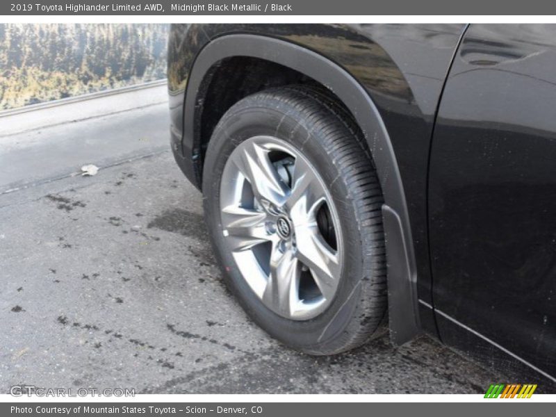 Midnight Black Metallic / Black 2019 Toyota Highlander Limited AWD