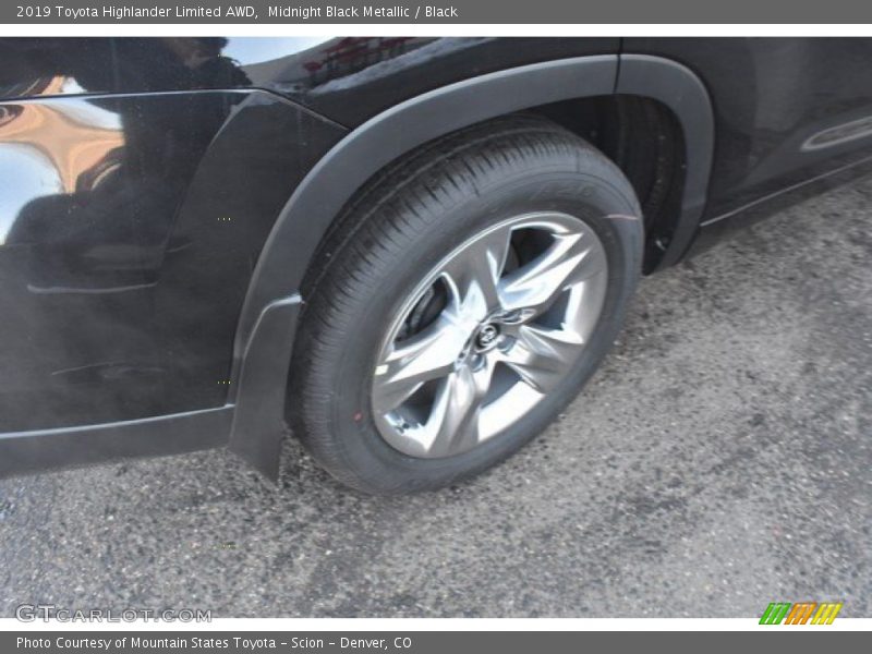 Midnight Black Metallic / Black 2019 Toyota Highlander Limited AWD