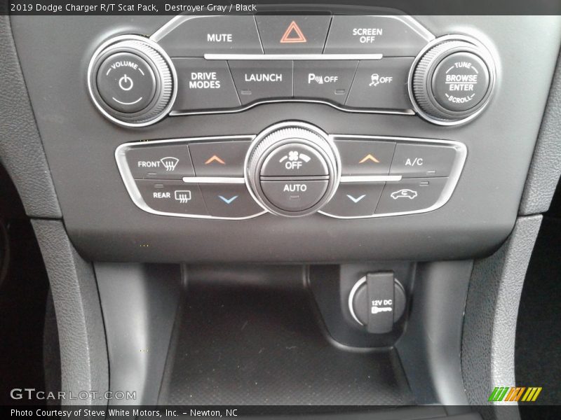 Controls of 2019 Charger R/T Scat Pack