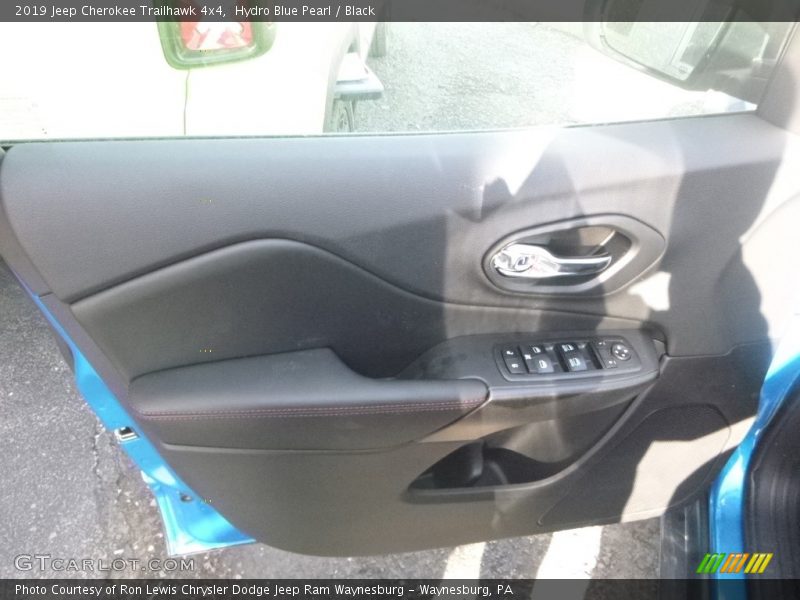 Hydro Blue Pearl / Black 2019 Jeep Cherokee Trailhawk 4x4