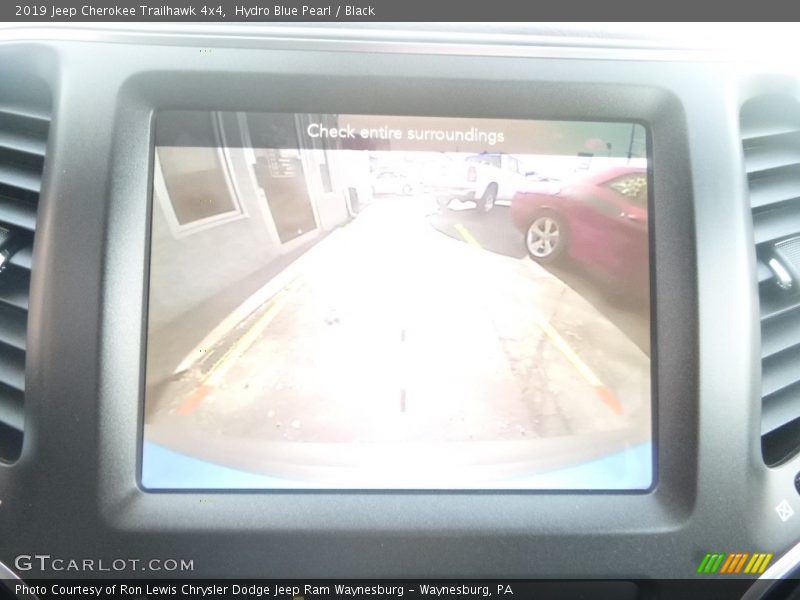 Hydro Blue Pearl / Black 2019 Jeep Cherokee Trailhawk 4x4