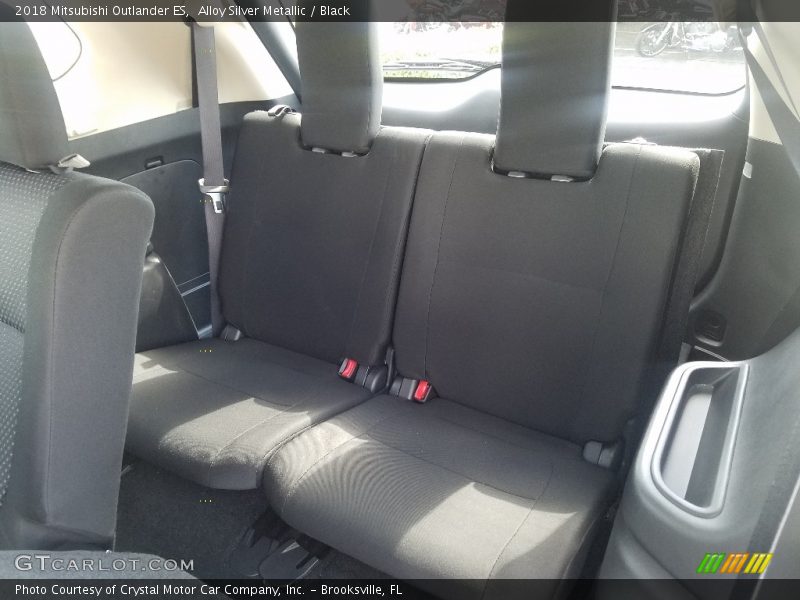 Alloy Silver Metallic / Black 2018 Mitsubishi Outlander ES