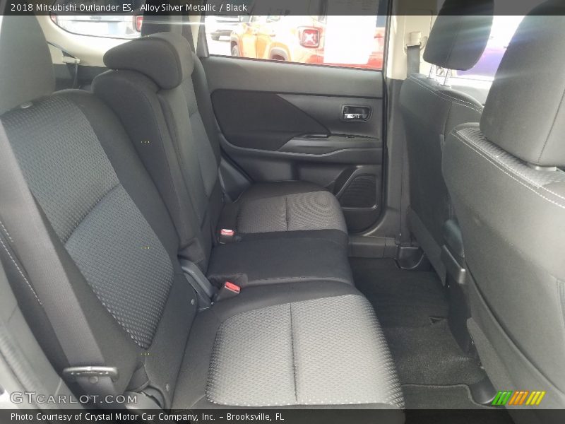 Alloy Silver Metallic / Black 2018 Mitsubishi Outlander ES