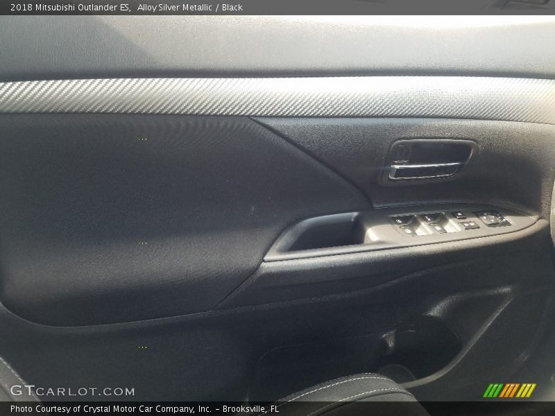 Alloy Silver Metallic / Black 2018 Mitsubishi Outlander ES