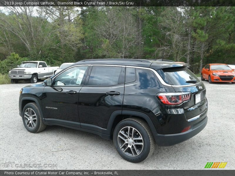 Diamond Black Crystal Pearl / Black/Ski Gray 2019 Jeep Compass Latitude