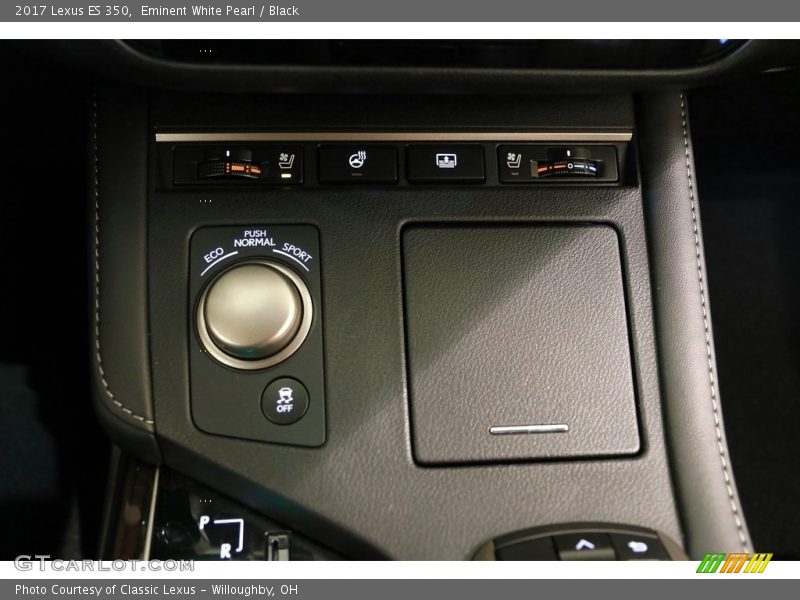 Eminent White Pearl / Black 2017 Lexus ES 350