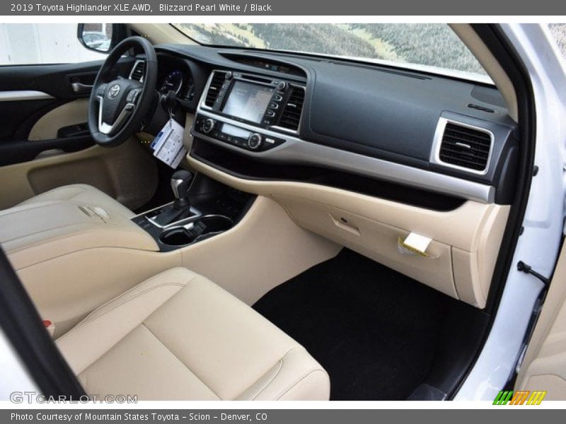 Blizzard Pearl White / Black 2019 Toyota Highlander XLE AWD