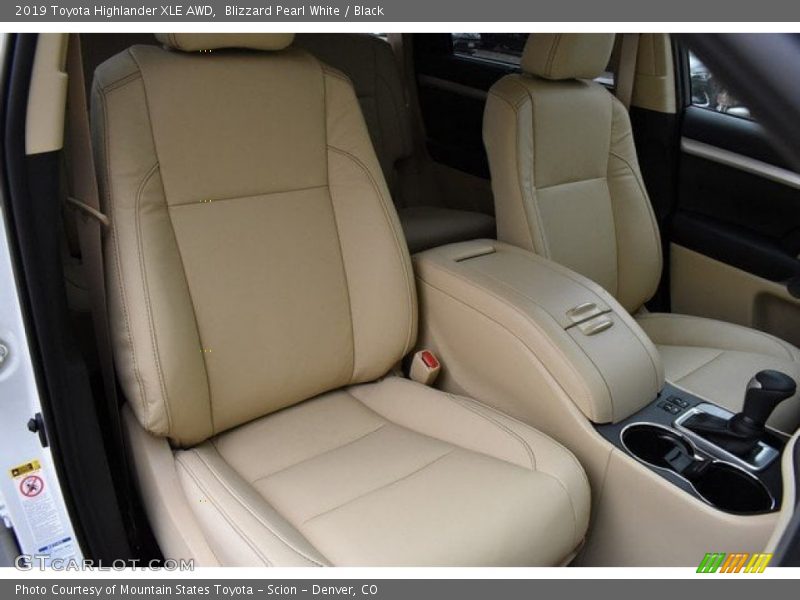 Blizzard Pearl White / Black 2019 Toyota Highlander XLE AWD
