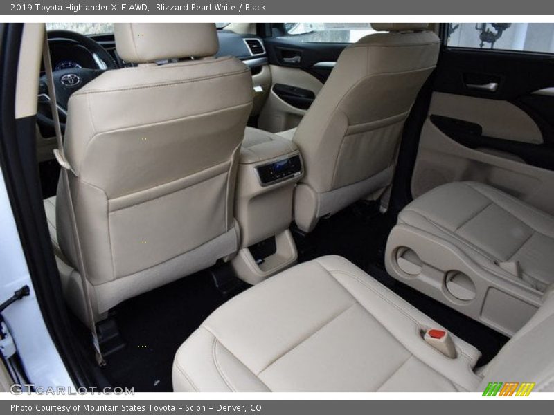 Blizzard Pearl White / Black 2019 Toyota Highlander XLE AWD