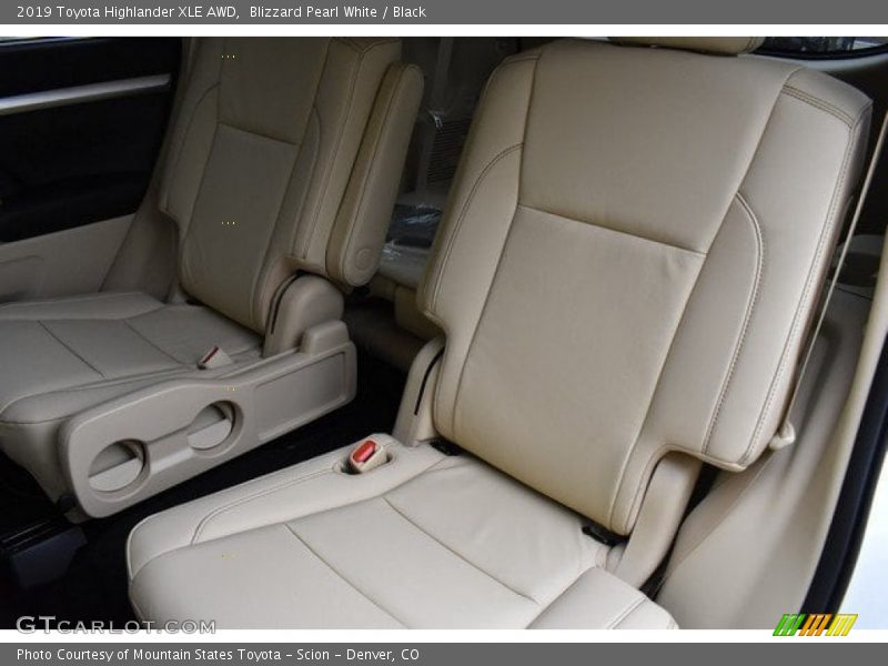 Blizzard Pearl White / Black 2019 Toyota Highlander XLE AWD