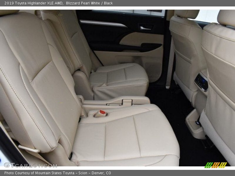 Blizzard Pearl White / Black 2019 Toyota Highlander XLE AWD