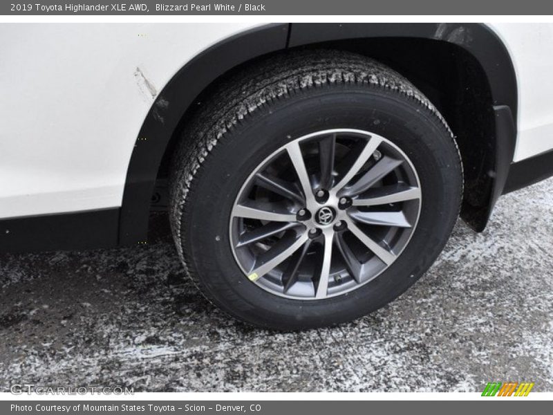 Blizzard Pearl White / Black 2019 Toyota Highlander XLE AWD