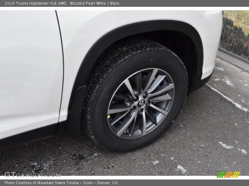 Blizzard Pearl White / Black 2019 Toyota Highlander XLE AWD