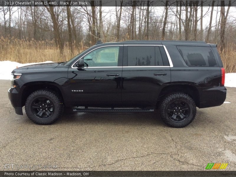 Black / Jet Black 2019 Chevrolet Tahoe LS 4WD