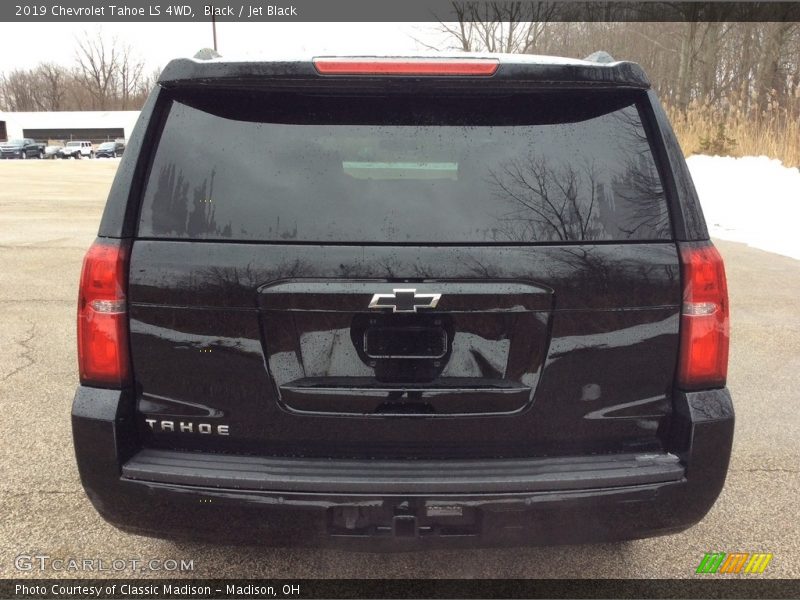 Black / Jet Black 2019 Chevrolet Tahoe LS 4WD