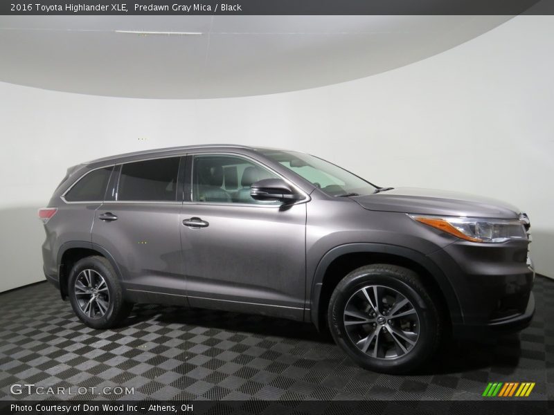 Predawn Gray Mica / Black 2016 Toyota Highlander XLE