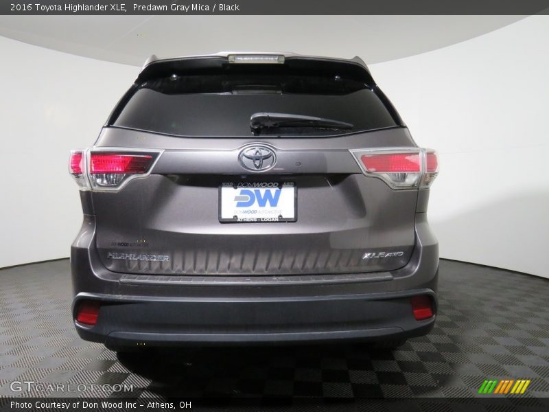 Predawn Gray Mica / Black 2016 Toyota Highlander XLE