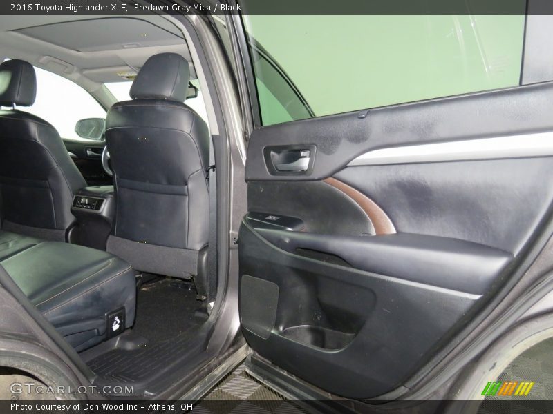 Predawn Gray Mica / Black 2016 Toyota Highlander XLE