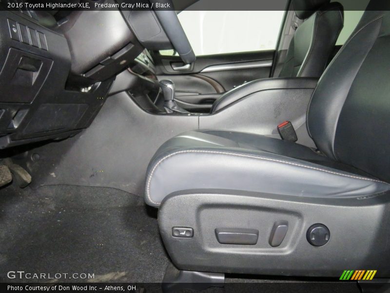 Predawn Gray Mica / Black 2016 Toyota Highlander XLE