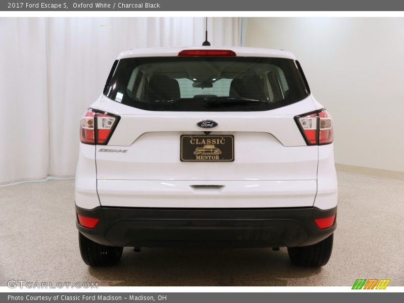 Oxford White / Charcoal Black 2017 Ford Escape S