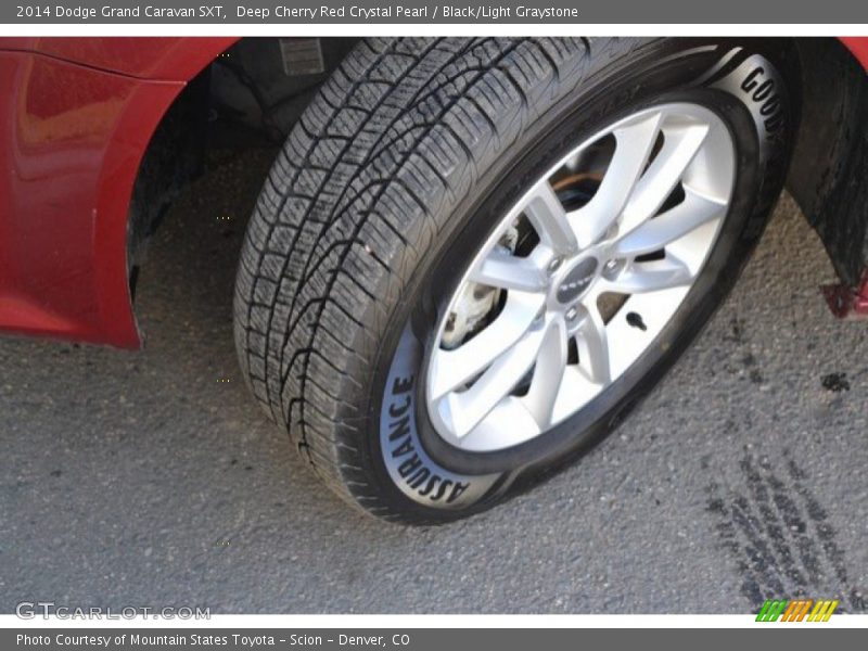 Deep Cherry Red Crystal Pearl / Black/Light Graystone 2014 Dodge Grand Caravan SXT
