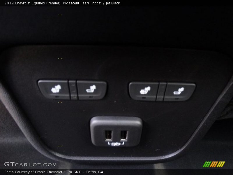 Iridescent Pearl Tricoat / Jet Black 2019 Chevrolet Equinox Premier