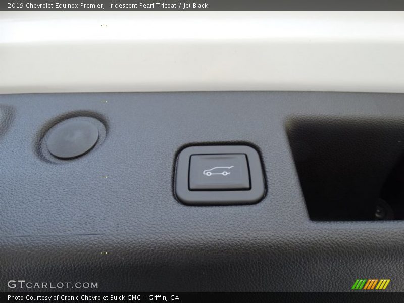 Iridescent Pearl Tricoat / Jet Black 2019 Chevrolet Equinox Premier