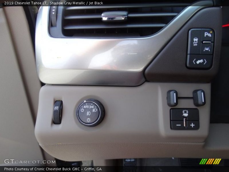 Controls of 2019 Tahoe LT