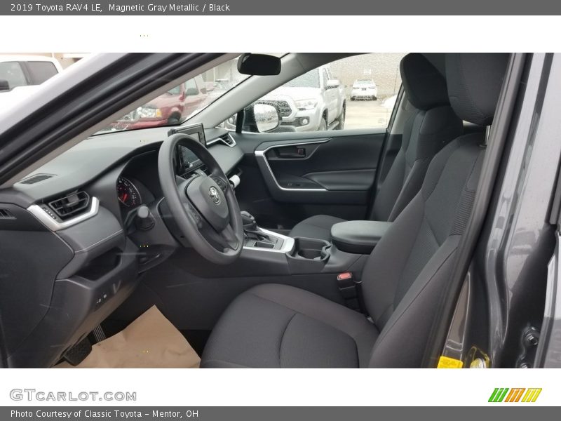 Magnetic Gray Metallic / Black 2019 Toyota RAV4 LE