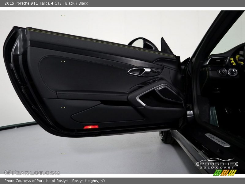 Black / Black 2019 Porsche 911 Targa 4 GTS