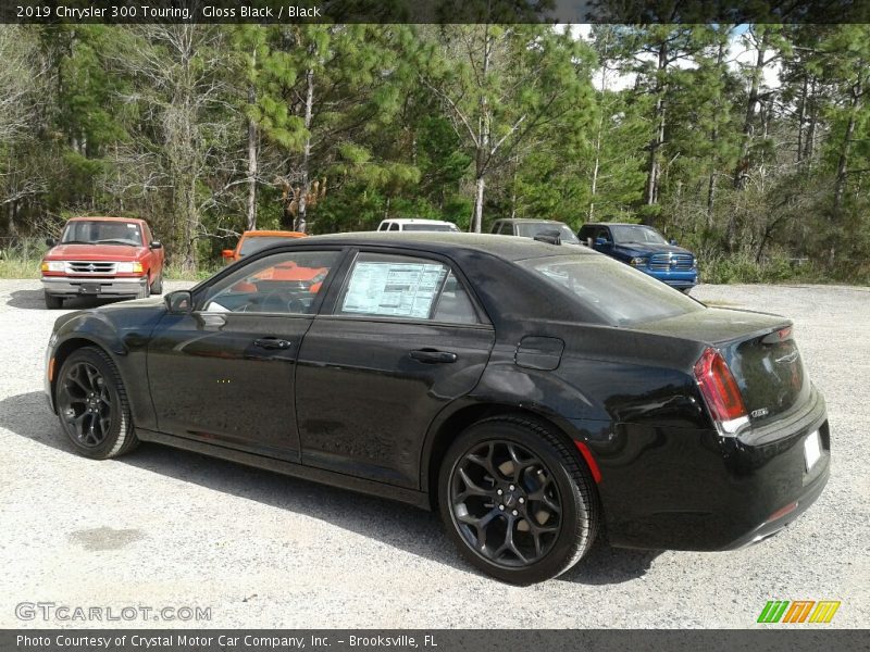 Gloss Black / Black 2019 Chrysler 300 Touring