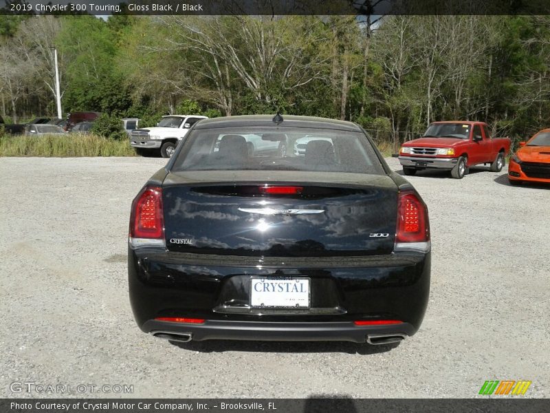 Gloss Black / Black 2019 Chrysler 300 Touring